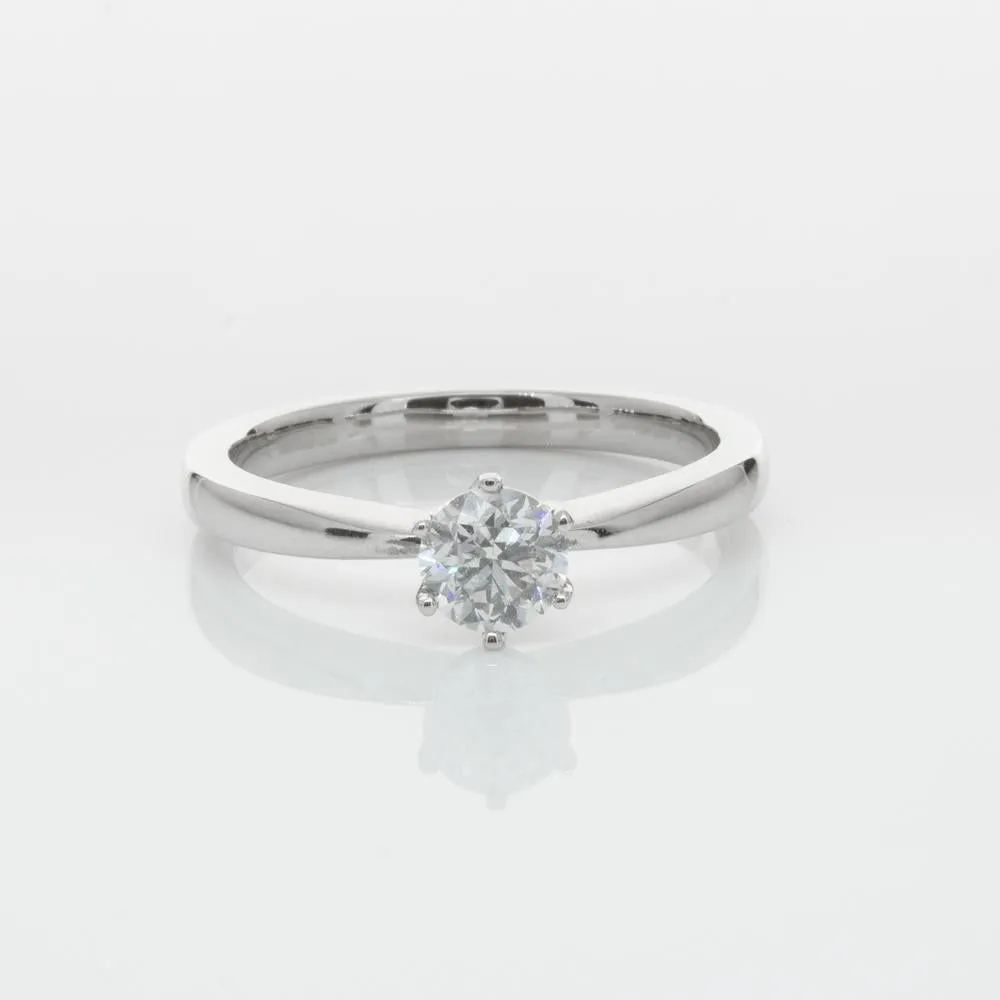 18ct White Gold .40ct Diamond Nova Ring