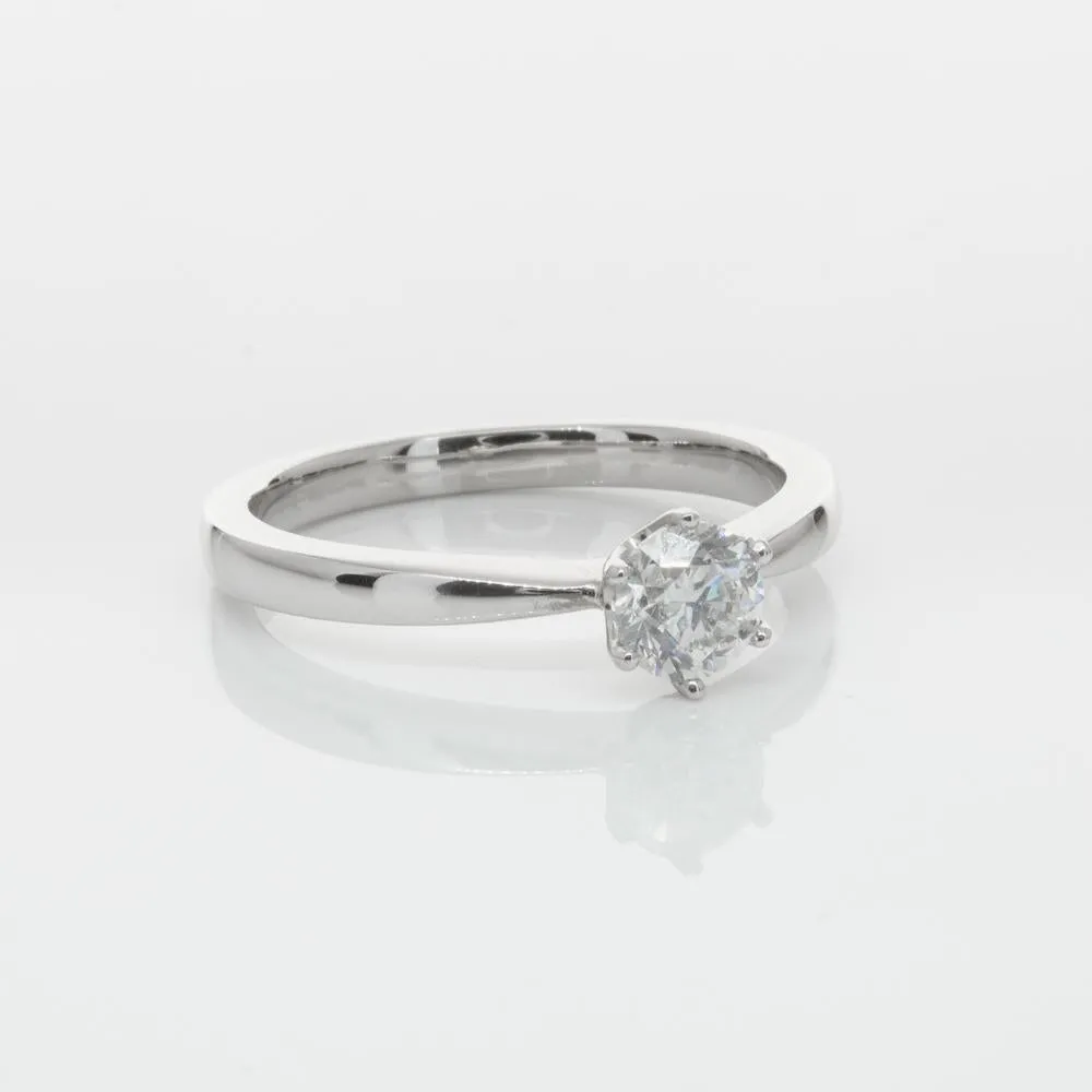 18ct White Gold .40ct Diamond Nova Ring