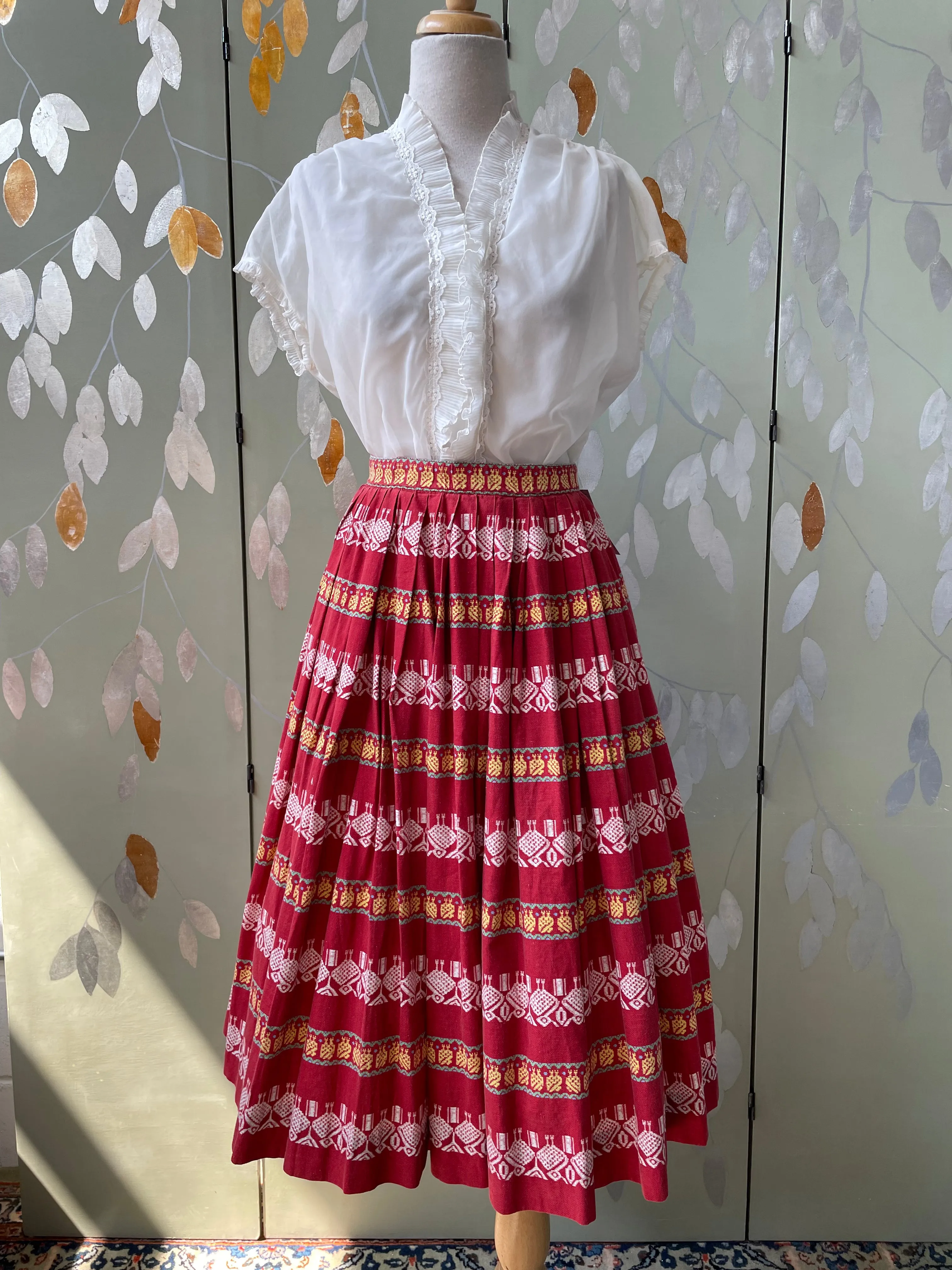 1950s Novelty Red and Yellow Patio Skirt, XS