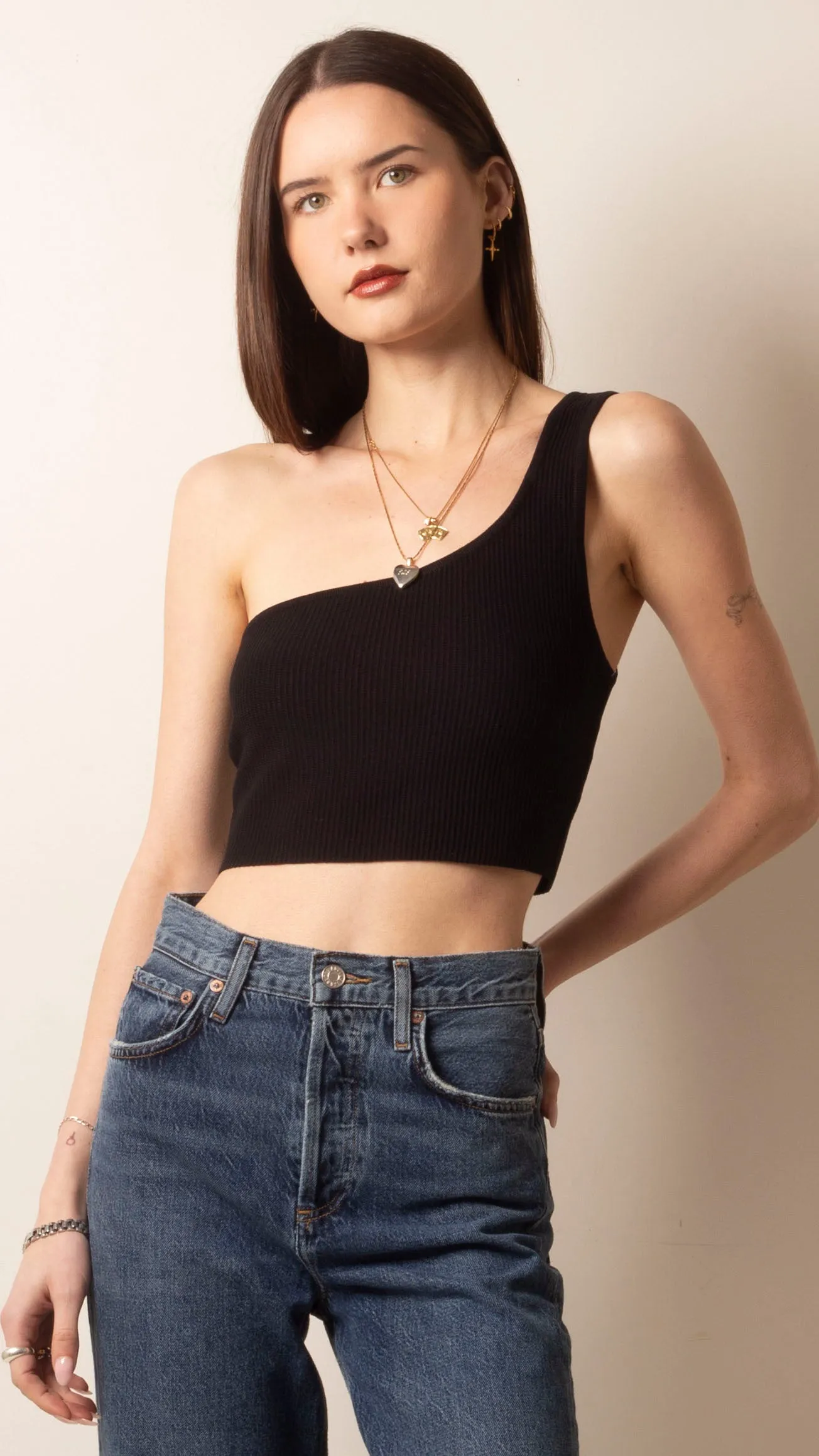 One Shoulder Fitted Crop - Black